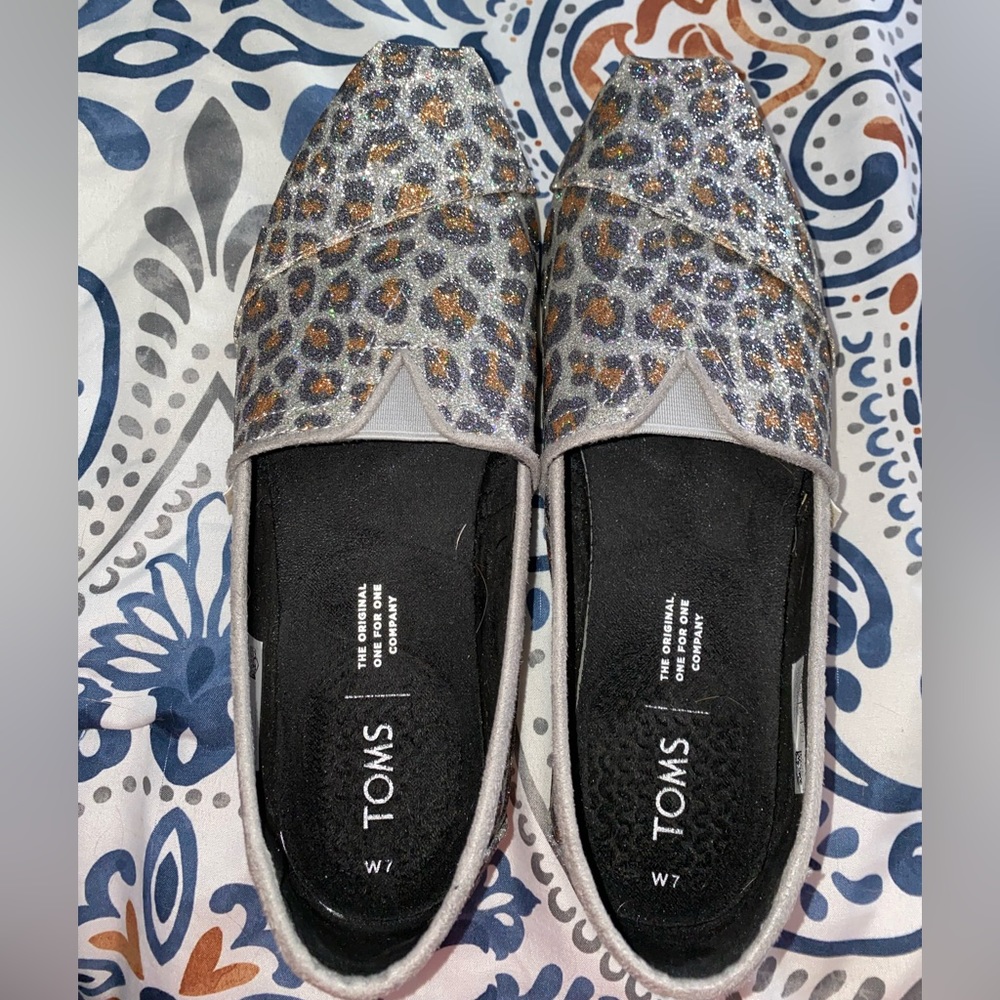Toms glitter cheetah print!